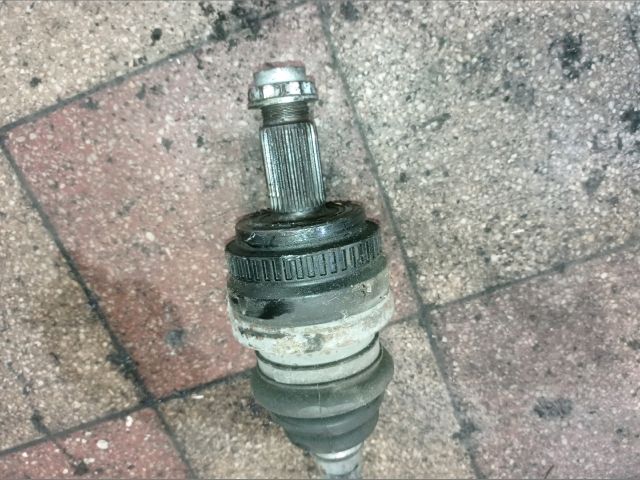 bontott BMW 1 Bal hátsó Féltengely