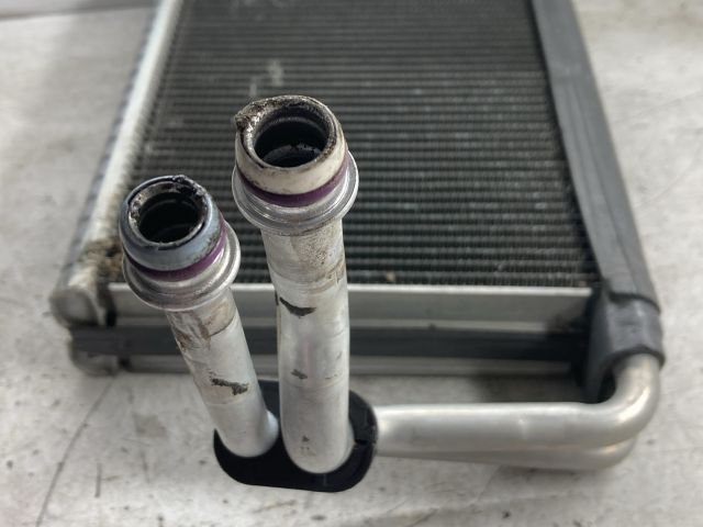 bontott BMW 1 Fűtőradiátor