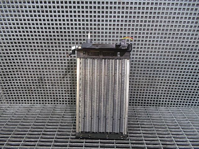 bontott BMW 1 Fűtőradiátor