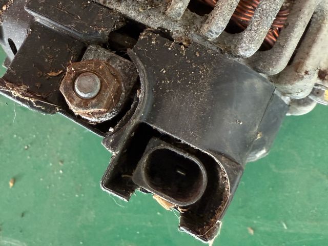 bontott BMW 1 Generátor