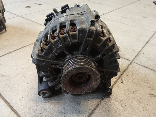 bontott BMW 1 Generátor