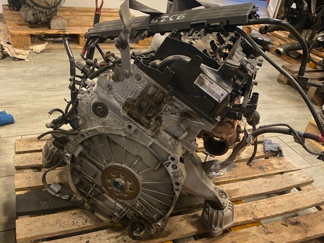 bontott BMW 1 Motor (Fűzött blokk hengerfejjel)