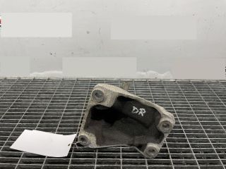 bontott BMW 1 Motor Tartó Bak Jobb