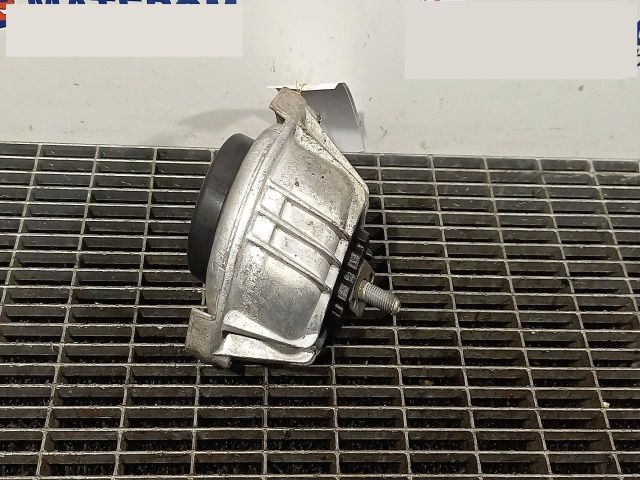 bontott BMW 1 Motor Tartó Bak (Pozíciófüggetlen)