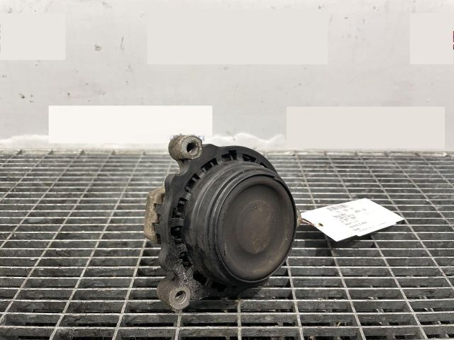 bontott BMW 1 Motor Tartó Bak (Pozíciófüggetlen)