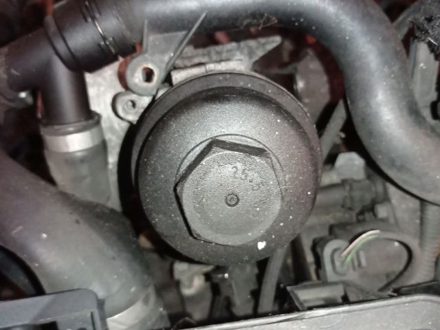 bontott BMW 1 Olajszűrő Ház