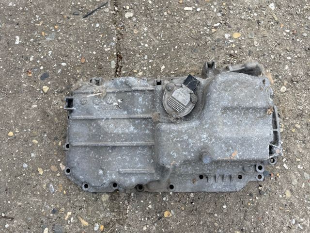 bontott BMW 1 Olajteknő