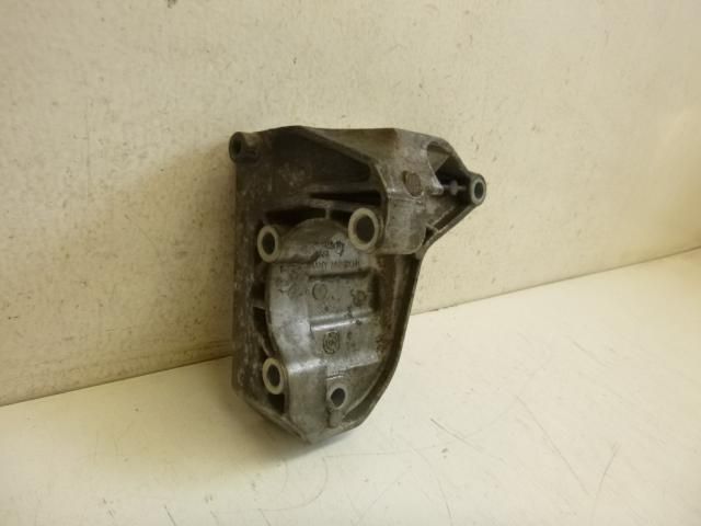 bontott BMW 1 Szervó Tartó Bak (Magában)