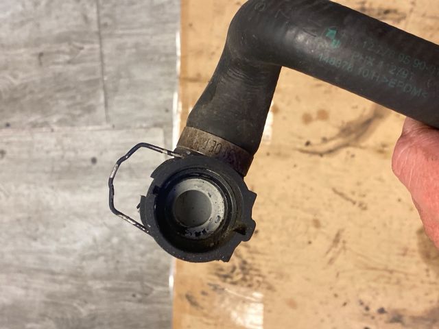 bontott BMW 1 Vízcső