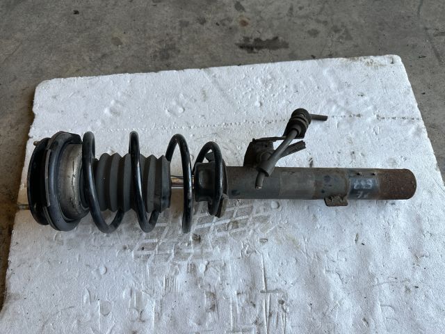 bontott BMW 1 Jobb első Lengéscsillapító