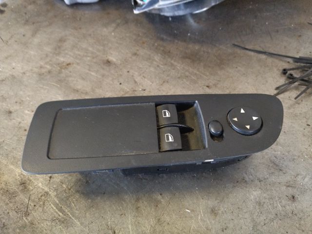 bontott BMW 1 Ablakemelő és Tükör Kapcsoló