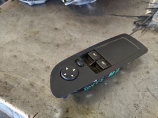 bontott BMW 1 Ablakemelő és Tükör Kapcsoló