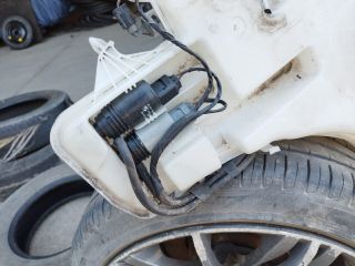 bontott BMW 1 Ablakmosó Tartály