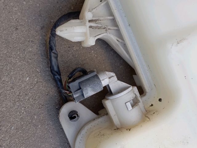 bontott BMW 1 Ablakmosó Tartály