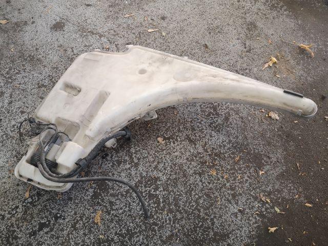 bontott BMW 1 Ablakmosó Tartály