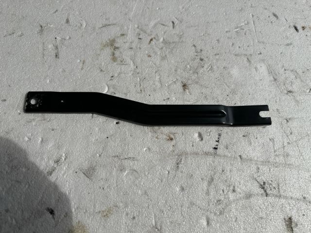 bontott BMW 1 Akkumulátor Leszorító