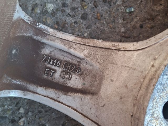 bontott BMW 1 Alufelni Szett