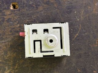 bontott BMW 1 Antenna Erősítő