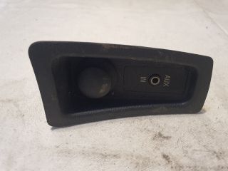bontott BMW 1 AUX Csatlakozó