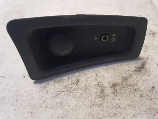 bontott BMW 1 AUX Csatlakozó