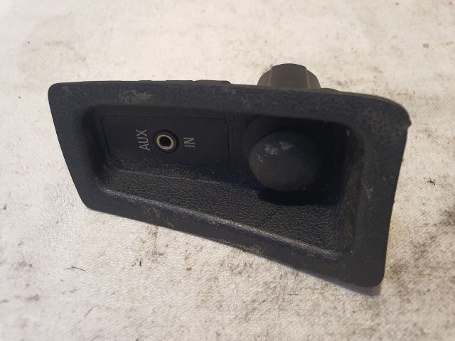 bontott BMW 1 AUX Csatlakozó