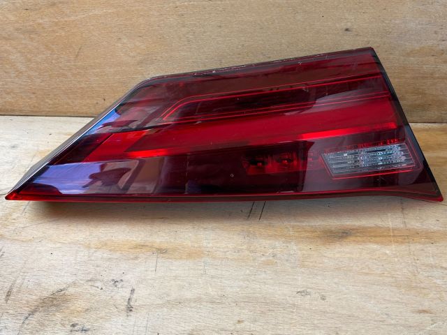 bontott BMW 1 Bal Belső Hátsó Lámpa