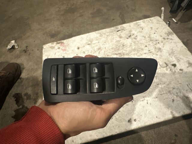 bontott BMW 1 Bal első Ablakemelő Kapcsoló