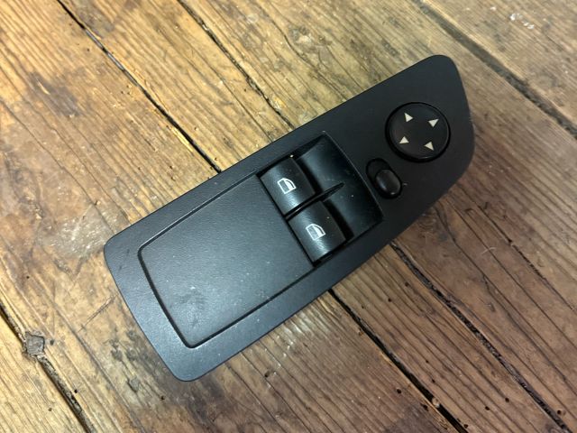 bontott BMW 1 Bal első Ablakemelő Kapcsoló