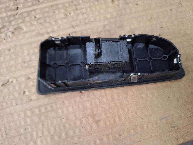 bontott BMW 1 Bal első Ablakemelő Kapcsoló