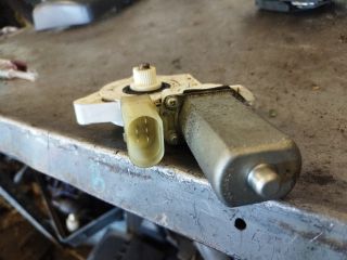 bontott BMW 1 Bal első Ablakemelő Motor