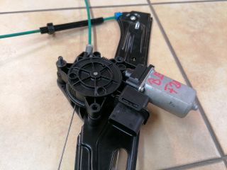 bontott BMW 1 Bal első Ablakemelő Szerkezet (Elektromos)