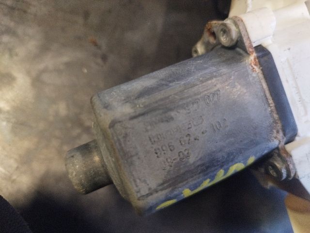 bontott BMW 1 Bal első Ablakemelő Szerkezet (Elektromos)