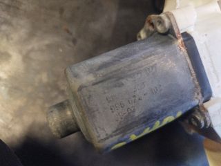 bontott BMW 1 Bal első Ablakemelő Szerkezet (Elektromos)