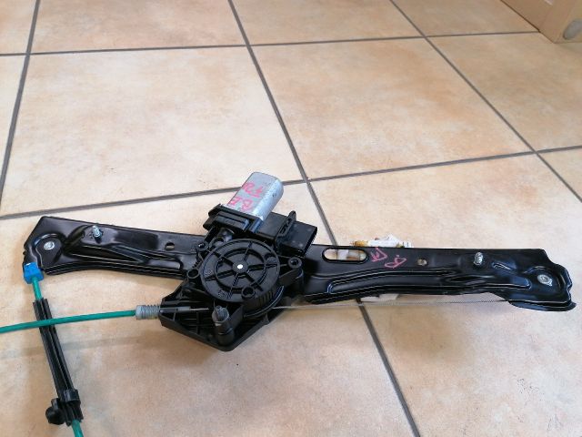 bontott BMW 1 Bal első Ablakemelő Szerkezet (Elektromos)