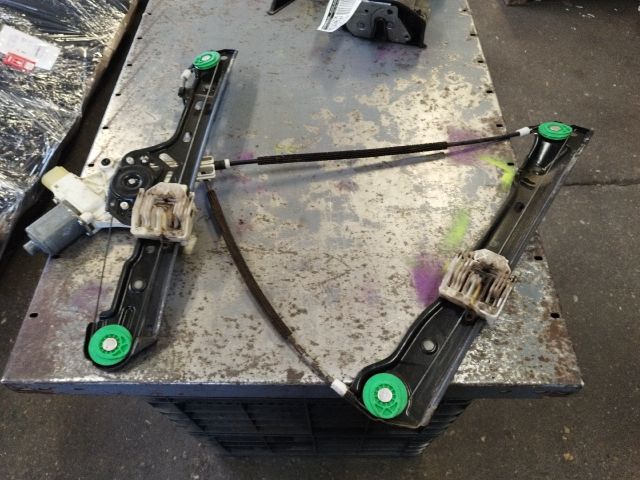 bontott BMW 1 Bal első Ablakemelő Szerkezet (Elektromos)