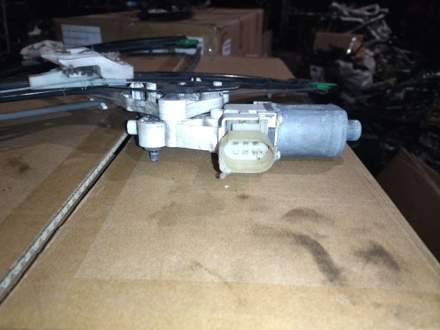 bontott BMW 1 Bal első Ablakemelő Szerkezet (Elektromos)