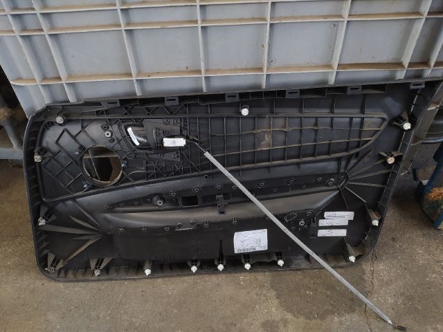 bontott BMW 1 Bal első Ajtó Kárpit