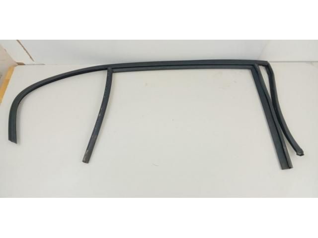 bontott BMW 1 Bal első Ajtó Szigetelés