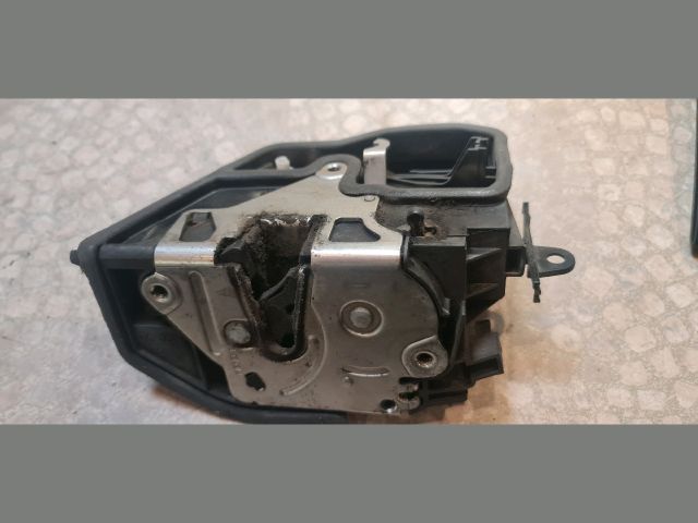 bontott BMW 1 Bal első Ajtózár