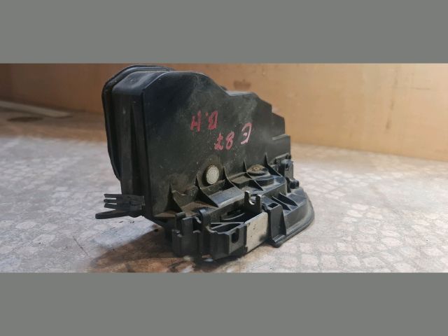 bontott BMW 1 Bal első Ajtózár