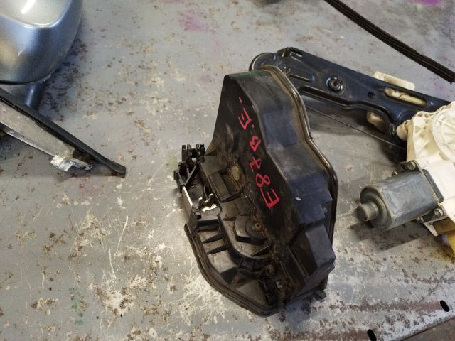 bontott BMW 1 Bal első Ajtózár