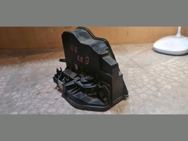 bontott BMW 1 Bal első Ajtózár