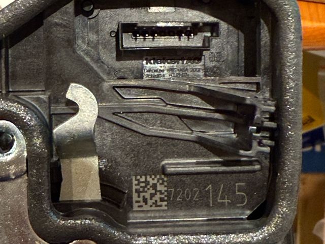 bontott BMW 1 Bal első Ajtózár