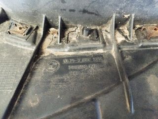 bontott BMW 1 Bal első Dobbetét (Kerékjárati, Műanyag)