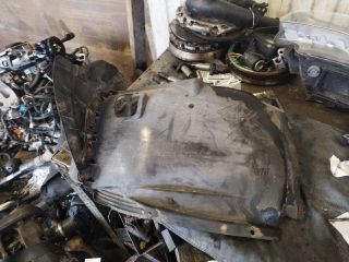 bontott BMW 1 Bal első Dobbetét (Kerékjárati, Műanyag)