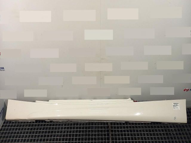 bontott BMW 1 Bal első Küszöb Díszléc