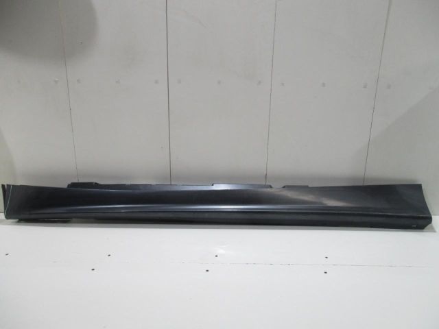 bontott BMW 1 Bal első Küszöb Díszléc