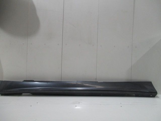 bontott BMW 1 Bal első Küszöb Díszléc