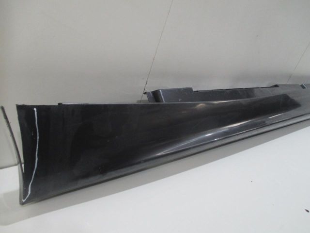 bontott BMW 1 Bal első Küszöb Díszléc