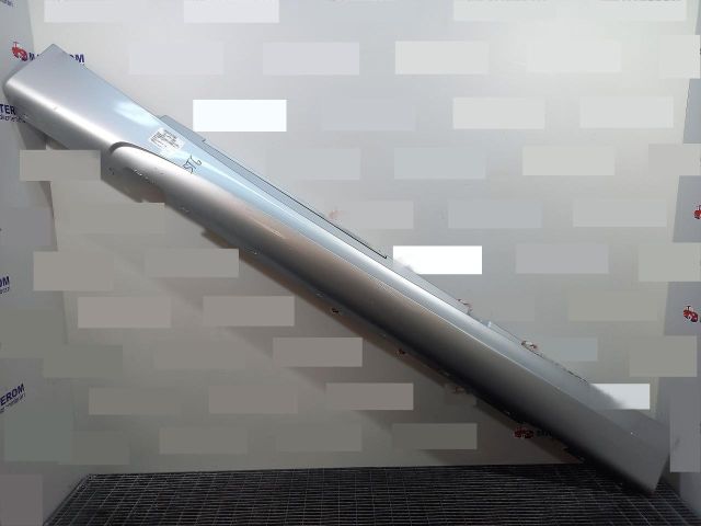 bontott BMW 1 Bal első Küszöb Díszléc